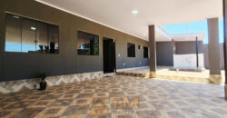 CASA NOVA, MODERNA, COM 2 QUARTOS, SUITE, NO BAIRRO VILA DO BOA, EM SÃO SEBASTIÃO/DF. PERTO DE PARADA E COMERCIO.