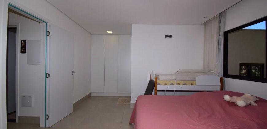 Excelente oportunidade no Condomínio Ouro Vermelho I, no bairro JARDIM BOTÂNICO, em Brasília (DF). Esta casa padrão de 100m² combina conforto e estilo, com um dormitório, suíte e vaga de garagem, ideal para quem busca praticidade e uma vida tranquila em uma localização privilegiada. Aproveite o melhor da cidade com infraestrutura completa e um ambiente acolhedor para toda a família.