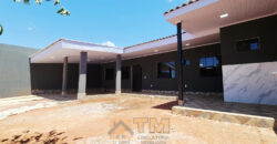 CASA NOVA, MODERNA, COM 2 QUARTOS, SUITE, NO BAIRRO VILA DO BOA, EM SÃO SEBASTIÃO/DF. PERTO DE PARADA E COMERCIO.