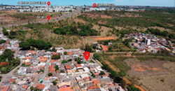 EXCELENTE OPORTUNIDADE! IMÓVEL UNICO ! LOTE DE APROXIMADAMENTE 1.000 METROS NA CIDADE, COM 3 CASAS, NO BAIRRO MORRO AZUL, DE FRENTE AO CONDOMINIO ALTO MANGUEIRAL, PROXIMO AO SUPER ADEGA, AO ULTRABOX EM SÃO SEBASTIÃO/DF.