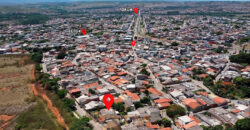 EXCELENTE OPORTUNIDADE! IMÓVEL UNICO ! LOTE DE APROXIMADAMENTE 1.000 METROS NA CIDADE, COM 3 CASAS, NO BAIRRO MORRO AZUL, DE FRENTE AO CONDOMINIO ALTO MANGUEIRAL, PROXIMO AO SUPER ADEGA, AO ULTRABOX EM SÃO SEBASTIÃO/DF.