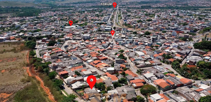 EXCELENTE OPORTUNIDADE! IMÓVEL UNICO ! LOTE DE APROXIMADAMENTE 1.000 METROS NA CIDADE, COM 3 CASAS, NO BAIRRO MORRO AZUL, DE FRENTE AO CONDOMINIO ALTO MANGUEIRAL, PROXIMO AO SUPER ADEGA, AO ULTRABOX EM SÃO SEBASTIÃO/DF.