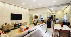 MARAVILHOSO SOBRADO NO CENTRO DA CIDADE, MODERNO, COM FINO ACABAMENTO, 3 SUITES, EM SÃO SEBASTIÃO DF. AC. CARRO