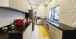 MARAVILHOSO SOBRADO NO CENTRO DA CIDADE, MODERNO, COM FINO ACABAMENTO, 3 SUITES, EM SÃO SEBASTIÃO DF. AC. CARRO