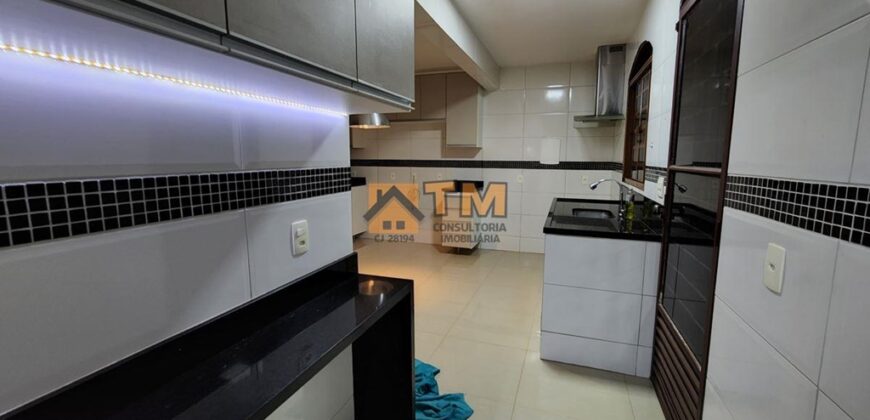 Excelente Casa com 3 Quartos, Suites, Armários Planejados, Toda na Laje, localizada no Bairro Residencial do Bosque, em São Sebastião/DF.