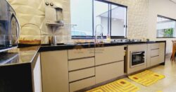 MARAVILHOSO SOBRADO NO CENTRO DA CIDADE, MODERNO, COM FINO ACABAMENTO, 3 SUITES, EM SÃO SEBASTIÃO DF. AC. CARRO