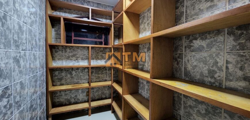 Excelente Casa com 3 Quartos, Suites, Armários Planejados, Toda na Laje, localizada no Bairro Residencial do Bosque, em São Sebastião/DF.