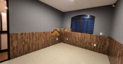 Excelente Casa com 3 Quartos, Suites, Armários Planejados, Toda na Laje, localizada no Bairro Residencial do Bosque, em São Sebastião/DF.