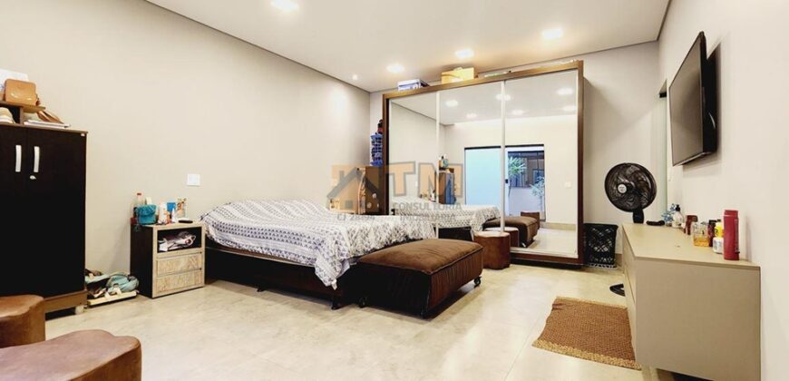 MARAVILHOSO SOBRADO NO CENTRO DA CIDADE, MODERNO, COM FINO ACABAMENTO, 3 SUITES, EM SÃO SEBASTIÃO DF. AC. CARRO