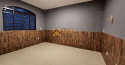 Excelente Casa com 3 Quartos, Suites, Armários Planejados, Toda na Laje, localizada no Bairro Residencial do Bosque, em São Sebastião/DF.