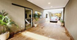 MARAVILHOSO SOBRADO NO CENTRO DA CIDADE, MODERNO, COM FINO ACABAMENTO, 3 SUITES, EM SÃO SEBASTIÃO DF. AC. CARRO