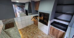 Excelente Casa com 3 Quartos, Suites, Armários Planejados, Toda na Laje, localizada no Bairro Residencial do Bosque, em São Sebastião/DF.