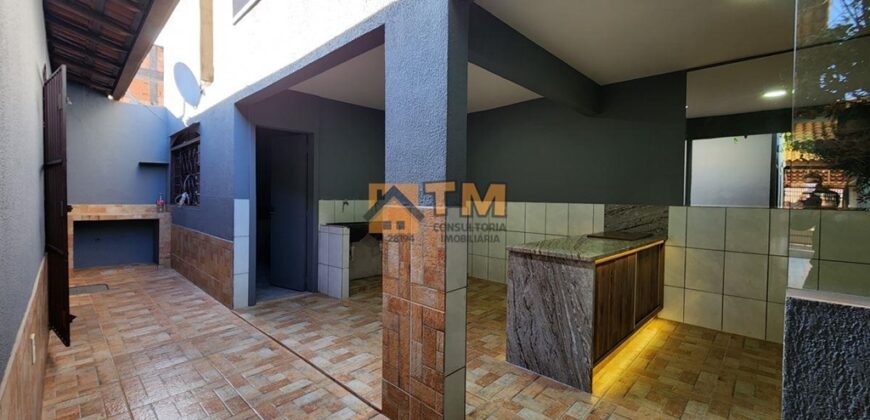 Excelente Casa com 3 Quartos, Suites, Armários Planejados, Toda na Laje, localizada no Bairro Residencial do Bosque, em São Sebastião/DF.