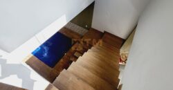 MARAVILHOSO SOBRADO NO CENTRO DA CIDADE, MODERNO, COM FINO ACABAMENTO, 3 SUITES, EM SÃO SEBASTIÃO DF. AC. CARRO