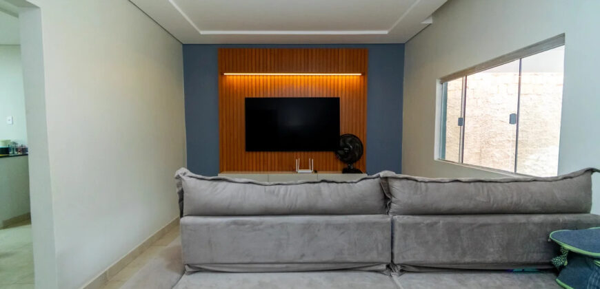 EXCELENTE CASA MAIS UMA KIT NOS FUNDOS, EM CONDOMÍNIO. REGIÃO DO TORORÓ JARDIM BOTÂNICO/DF. CONDOMINIO PERTO DA BR 140, COM FÁCIL ACESSO!