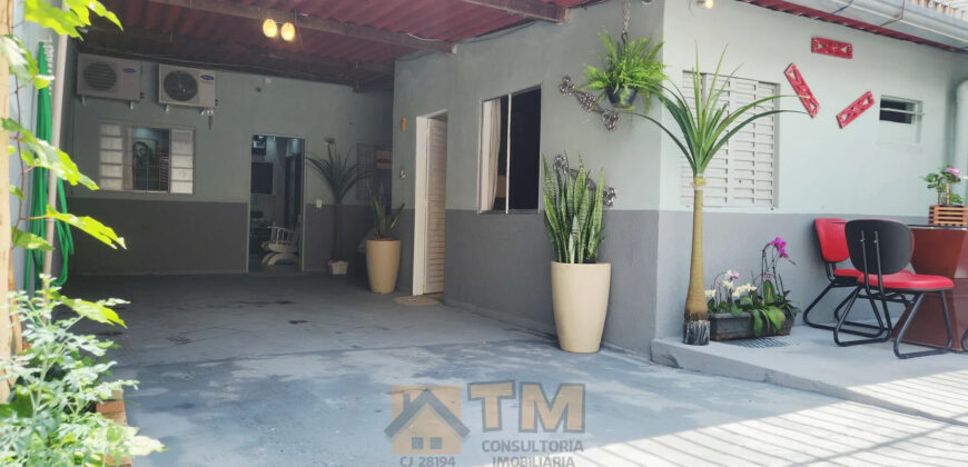 CASA COM 3 QUARTOS, SUITE, PERTO DE PARADA E COMERCIO EM SAMAMBAIA SUL NA QR 502, NO DISTRITO FEDERAL.