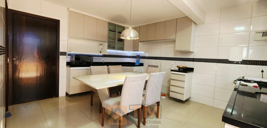 Excelente Casa com 3 Quartos, Suites, Armários Planejados, Toda na Laje, localizada no Bairro Residencial do Bosque, em São Sebastião/DF.