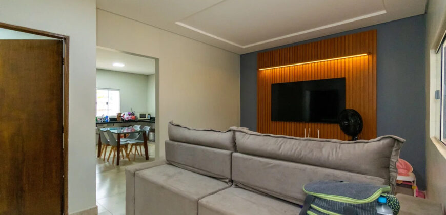 EXCELENTE CASA MAIS UMA KIT NOS FUNDOS, EM CONDOMÍNIO. REGIÃO DO TORORÓ JARDIM BOTÂNICO/DF. CONDOMINIO PERTO DA BR 140, COM FÁCIL ACESSO!