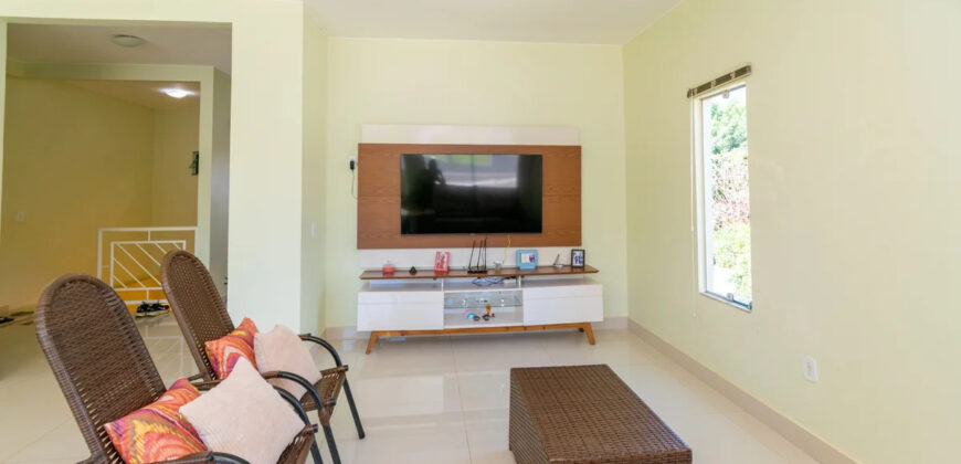 Conquiste seu novo lar no Condomínio Ouro Vermelho I, no bairro Jardim Botânico, em Brasília. Uma linda casa de 320m², moderna e espaçosa, que une conforto, praticidade e um estilo de vida exclusivo para você e sua família. Aproveite o melhor de morar em uma residência com amplas suítes e uma infraestrutura completa de lazer.