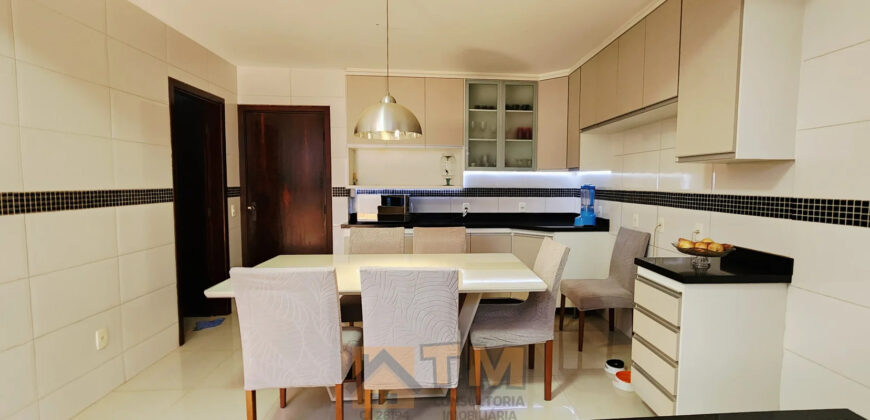 Excelente Casa com 3 Quartos, Suites, Armários Planejados, Toda na Laje, localizada no Bairro Residencial do Bosque, em São Sebastião/DF.