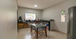 EXCELENTE CASA MAIS UMA KIT NOS FUNDOS, EM CONDOMÍNIO. REGIÃO DO TORORÓ JARDIM BOTÂNICO/DF. CONDOMINIO PERTO DA BR 140, COM FÁCIL ACESSO!