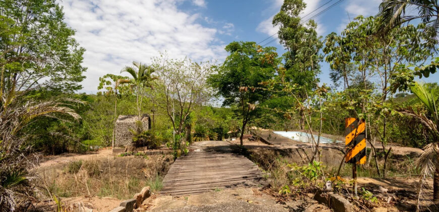 Chácara com 4 hectares, com córrego, Bem Localizada, no Cavas de Baixo, Perto da ponte do Rio São Bartolomeu em São Sebastião/DF.