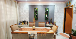 CASA COM 3 QUARTOS, SUITE, PERTO DE PARADA E COMERCIO EM SAMAMBAIA SUL NA QR 502, NO DISTRITO FEDERAL.