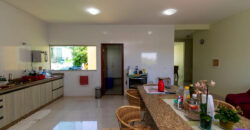 Conquiste seu novo lar no Condomínio Ouro Vermelho I, no bairro Jardim Botânico, em Brasília. Uma linda casa de 320m², moderna e espaçosa, que une conforto, praticidade e um estilo de vida exclusivo para você e sua família. Aproveite o melhor de morar em uma residência com amplas suítes e uma infraestrutura completa de lazer.