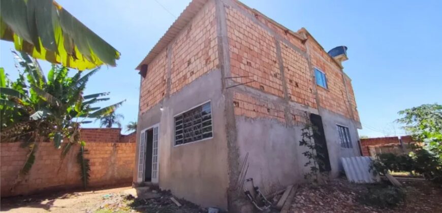 SOBRADO COM LOTÃO DE 300 METROS, BAIRRO MORRO DA CRUZ, EM SÃO SEBASTIÃO/DF.