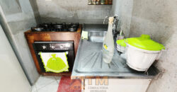 CASA COM 3 QUARTOS, SUITE, PERTO DE PARADA E COMERCIO EM SAMAMBAIA SUL NA QR 502, NO DISTRITO FEDERAL.