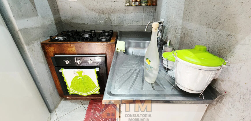 CASA COM 3 QUARTOS, SUITE, PERTO DE PARADA E COMERCIO EM SAMAMBAIA SUL NA QR 502, NO DISTRITO FEDERAL.