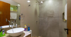 Conquiste seu novo lar no Condomínio Ouro Vermelho I, no bairro Jardim Botânico, em Brasília. Uma linda casa de 320m², moderna e espaçosa, que une conforto, praticidade e um estilo de vida exclusivo para você e sua família. Aproveite o melhor de morar em uma residência com amplas suítes e uma infraestrutura completa de lazer.