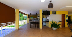 Conquiste seu novo lar no Condomínio Ouro Vermelho I, no bairro Jardim Botânico, em Brasília. Uma linda casa de 320m², moderna e espaçosa, que une conforto, praticidade e um estilo de vida exclusivo para você e sua família. Aproveite o melhor de morar em uma residência com amplas suítes e uma infraestrutura completa de lazer.