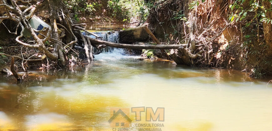 Chácara com 4 hectares, com córrego, Bem Localizada, no Cavas de Baixo, Perto da ponte do Rio São Bartolomeu em São Sebastião/DF.