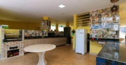 Conquiste seu novo lar no Condomínio Ouro Vermelho I, no bairro Jardim Botânico, em Brasília. Uma linda casa de 320m², moderna e espaçosa, que une conforto, praticidade e um estilo de vida exclusivo para você e sua família. Aproveite o melhor de morar em uma residência com amplas suítes e uma infraestrutura completa de lazer.