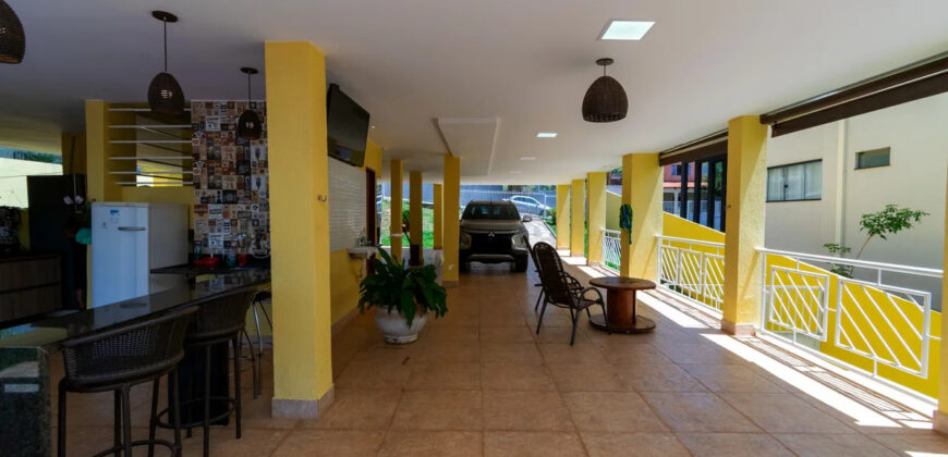 Conquiste seu novo lar no Condomínio Ouro Vermelho I, no bairro Jardim Botânico, em Brasília. Uma linda casa de 320m², moderna e espaçosa, que une conforto, praticidade e um estilo de vida exclusivo para você e sua família. Aproveite o melhor de morar em uma residência com amplas suítes e uma infraestrutura completa de lazer.