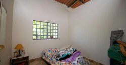 Chácara com 4 hectares, com córrego, Bem Localizada, no Cavas de Baixo, Perto da ponte do Rio São Bartolomeu em São Sebastião/DF.