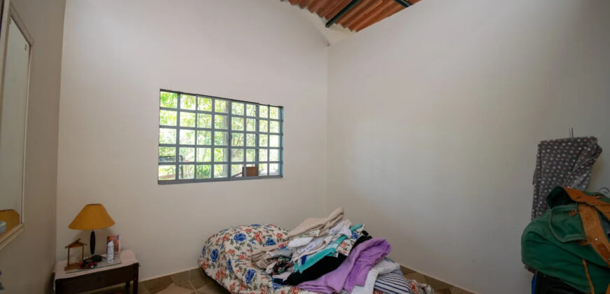 Chácara com 4 hectares, com córrego, Bem Localizada, no Cavas de Baixo, Perto da ponte do Rio São Bartolomeu em São Sebastião/DF.