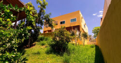 Conquiste seu novo lar no Condomínio Ouro Vermelho I, no bairro Jardim Botânico, em Brasília. Uma linda casa de 320m², moderna e espaçosa, que une conforto, praticidade e um estilo de vida exclusivo para você e sua família. Aproveite o melhor de morar em uma residência com amplas suítes e uma infraestrutura completa de lazer.