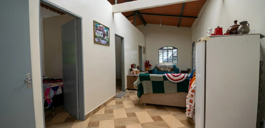 Chácara com 4 hectares, com córrego, Bem Localizada, no Cavas de Baixo, Perto da ponte do Rio São Bartolomeu em São Sebastião/DF.