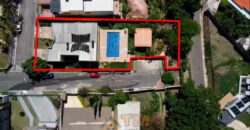 Conquiste seu novo lar no Condomínio Ouro Vermelho I, no bairro Jardim Botânico, em Brasília. Uma linda casa de 320m², moderna e espaçosa, que une conforto, praticidade e um estilo de vida exclusivo para você e sua família. Aproveite o melhor de morar em uma residência com amplas suítes e uma infraestrutura completa de lazer.