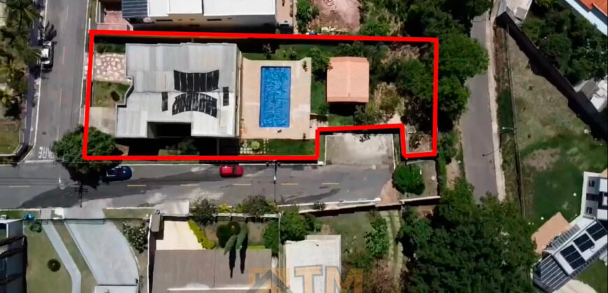 Conquiste seu novo lar no Condomínio Ouro Vermelho I, no bairro Jardim Botânico, em Brasília. Uma linda casa de 320m², moderna e espaçosa, que une conforto, praticidade e um estilo de vida exclusivo para você e sua família. Aproveite o melhor de morar em uma residência com amplas suítes e uma infraestrutura completa de lazer.