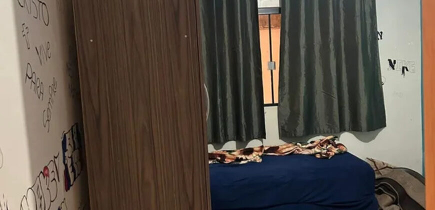 EXCELENTE CASA COM 3 QUARTOS, ARMÁRIOS PLANEJADOS, BAIRRO BORA MANSO, PERTO DA PRINCIPAL, E DO COMERCIO, EM SÃO SEBASTIÃO/DF.