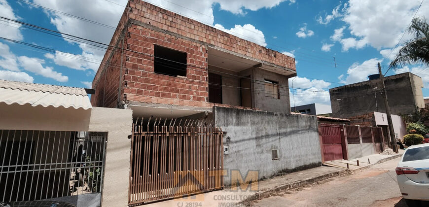 SOBRADO COM 6 QUARTOS, NO BAIRRO VILA NOVA PERTO DE COMERCIO E PARADA DE ONIBUS, EM SÃO SEBASTIÃO/DF.