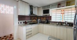 Excelente Sobrado com Fino Acabamento, Armários Planejados, Fácil Acesso, Para Investir ou Morar, Bem no Centro da Cidade, Aceito Troca por casa no Jardins Mangueiral, Aceita Lote em Condomínio do Jardim Botânico