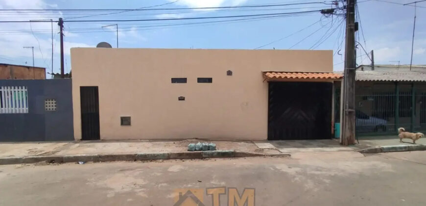 OPORTUNIDADE DE INVESTIR OU MORAR SÃO 2 CASAS MAIS UMA KIT NO MESMO LOTE, NO BAIRRO CENTRO, PERTO DO SUPERMERCADO SUPER BOM, EM SÃO SEBASTIÃO/DF.