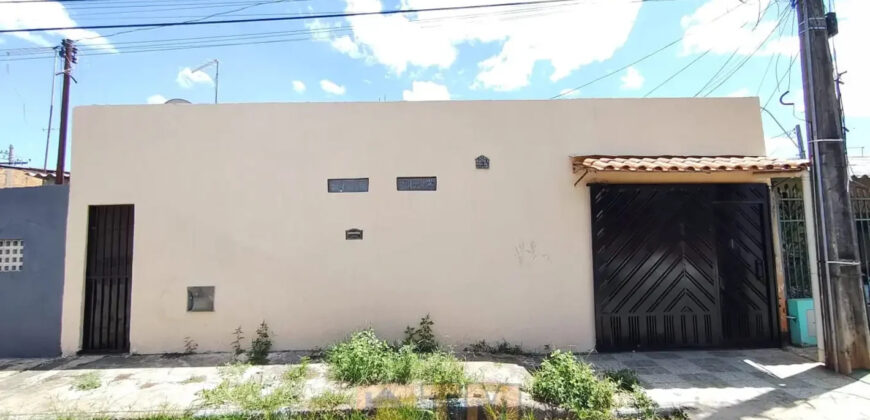 OPORTUNIDADE DE INVESTIR OU MORAR SÃO 2 CASAS MAIS UMA KIT NO MESMO LOTE, NO BAIRRO CENTRO, PERTO DO SUPERMERCADO SUPER BOM, EM SÃO SEBASTIÃO/DF.