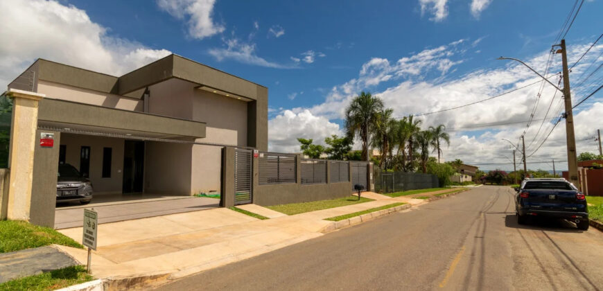 Casa Moderna à Venda no Jardim Botânico Encante-se com esta belíssima casa moderna, projetada para oferecer conforto, sofisticação e qualidade de vida em uma das regiões mais valorizadas do Jardim Botânico de Brasília.