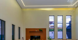 Casa Moderna à Venda no Jardim Botânico Encante-se com esta belíssima casa moderna, projetada para oferecer conforto, sofisticação e qualidade de vida em uma das regiões mais valorizadas do Jardim Botânico de Brasília.