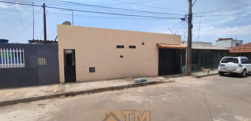 OPORTUNIDADE DE INVESTIR OU MORAR SÃO 2 CASAS MAIS UMA KIT NO MESMO LOTE, NO BAIRRO CENTRO, PERTO DO SUPERMERCADO SUPER BOM, EM SÃO SEBASTIÃO/DF.